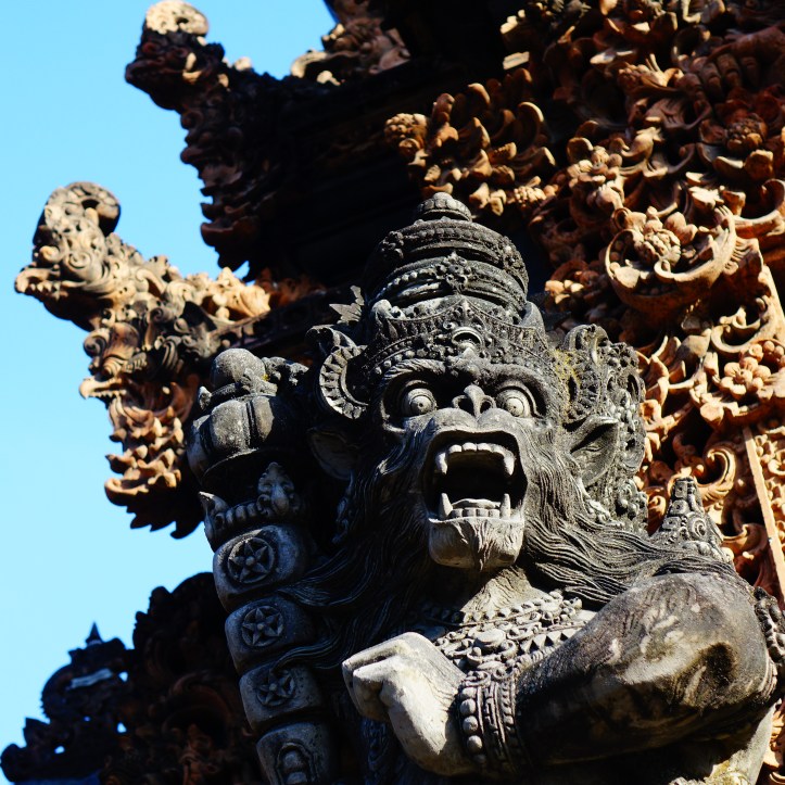 Temple God Guarding the entrance
