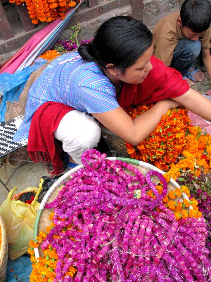 Lei vendor -- with all the colors of the rainbow